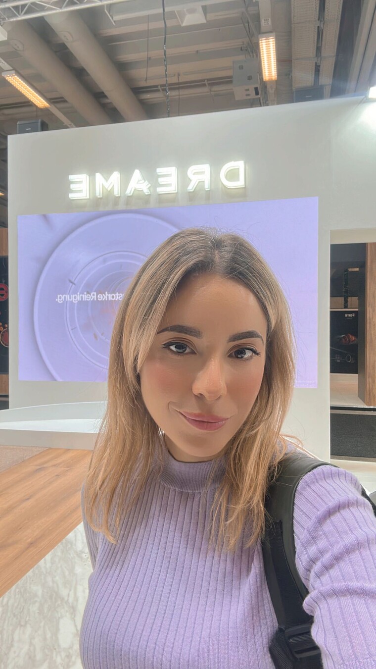 Katia de JAIA au salon technologique IFA Berlin