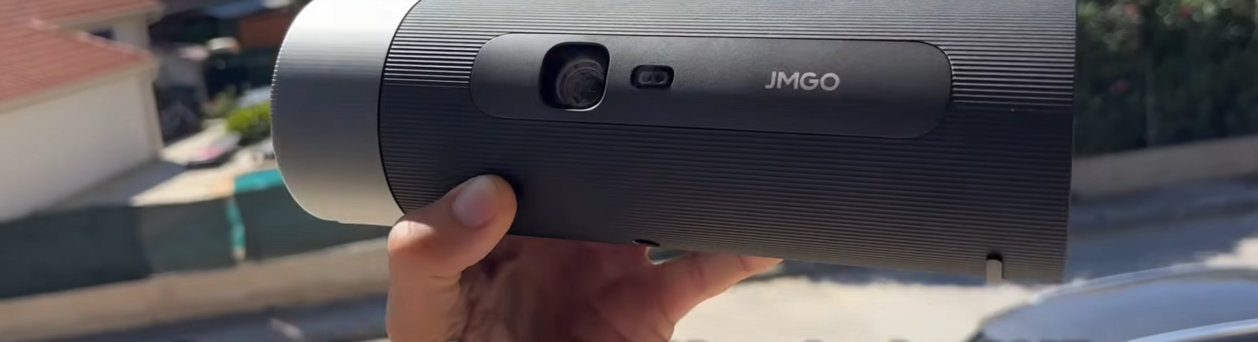 Mini vidéoprojecteur portable JMGO PicoFlix allumé
