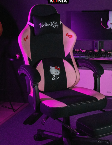 Konix racing wheel gaming gear in use