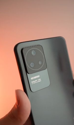 Close-up of the POCO F4 GT smartphone screen