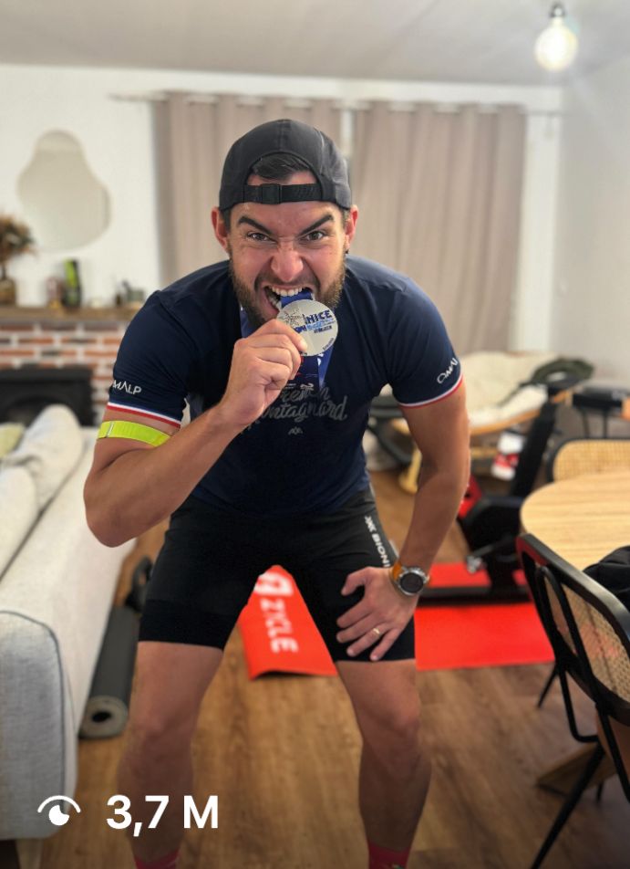 Workout on the Zycle connected indoor trainer